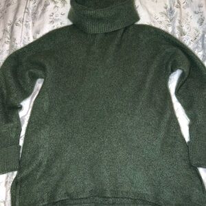 Elegant Forest Green Turtleneck Sweater